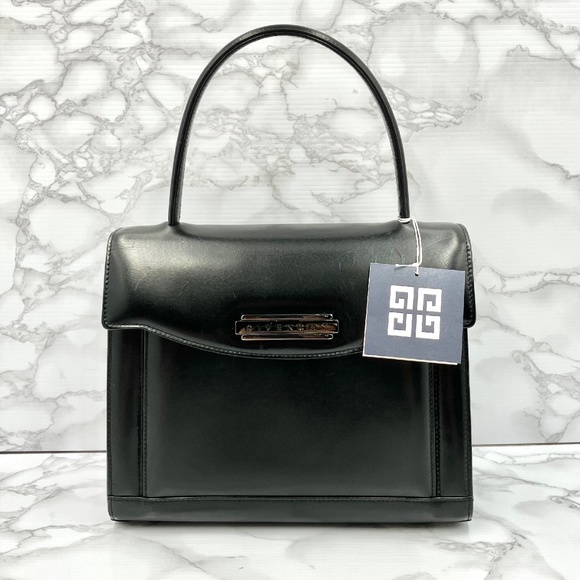 Givenchy authentic handbag - Picture 2 of 7